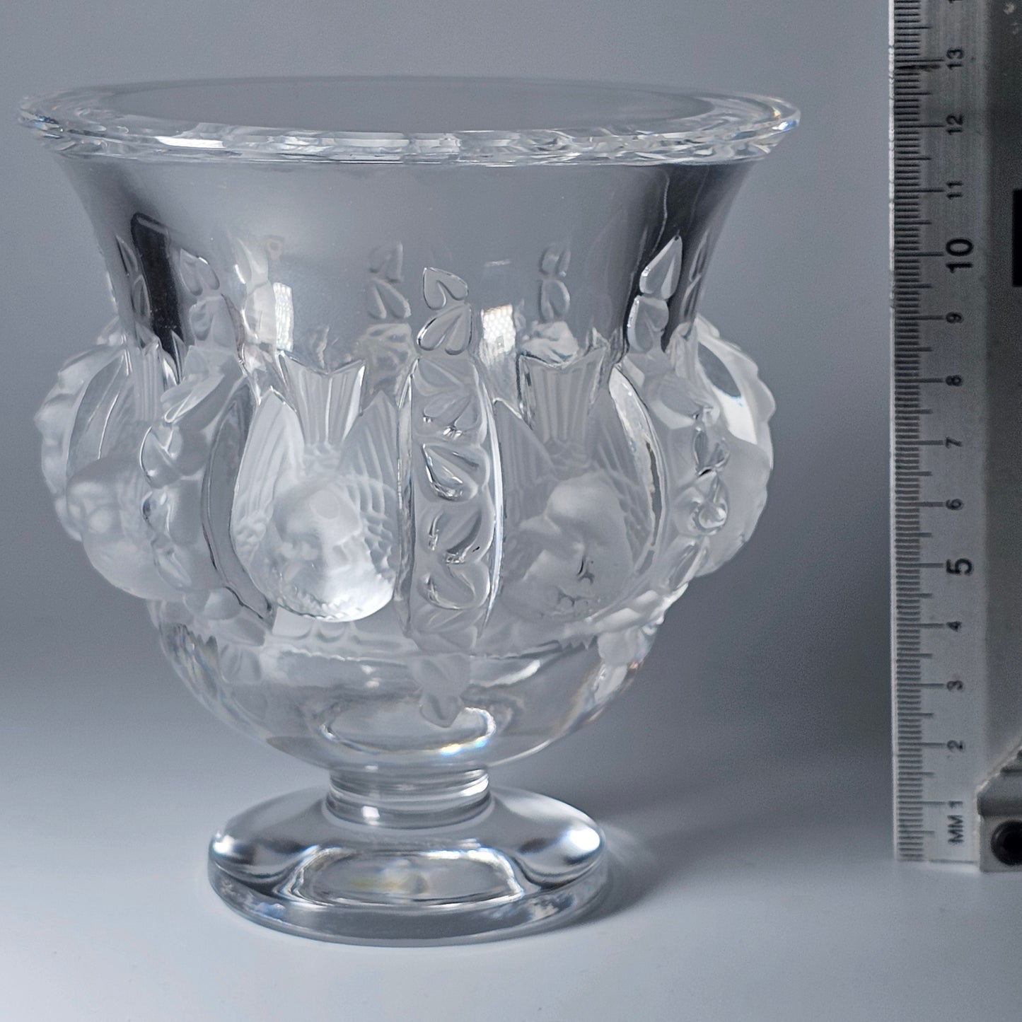 Vintage Lalique France Frosted Dampierre vase