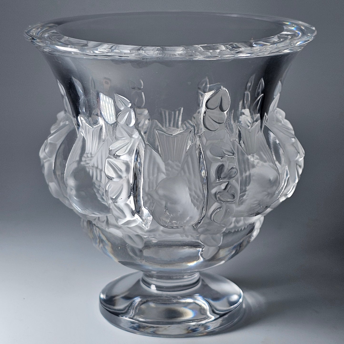 Vintage Lalique France Frosted Dampierre vase