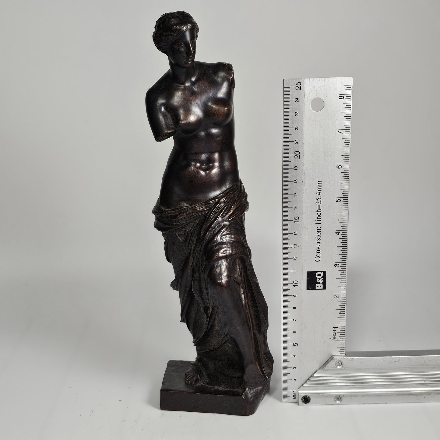 After The Antique, Bronze Figure Of The Venus De Milo Cast By Barbedienne 31cm