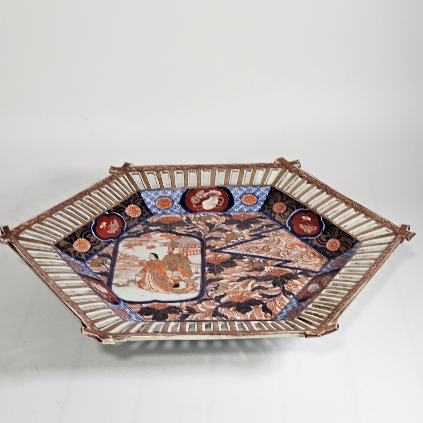 Stunning Large 1900'S Oriental Imari Fretted Charger 39.5cm Diameter