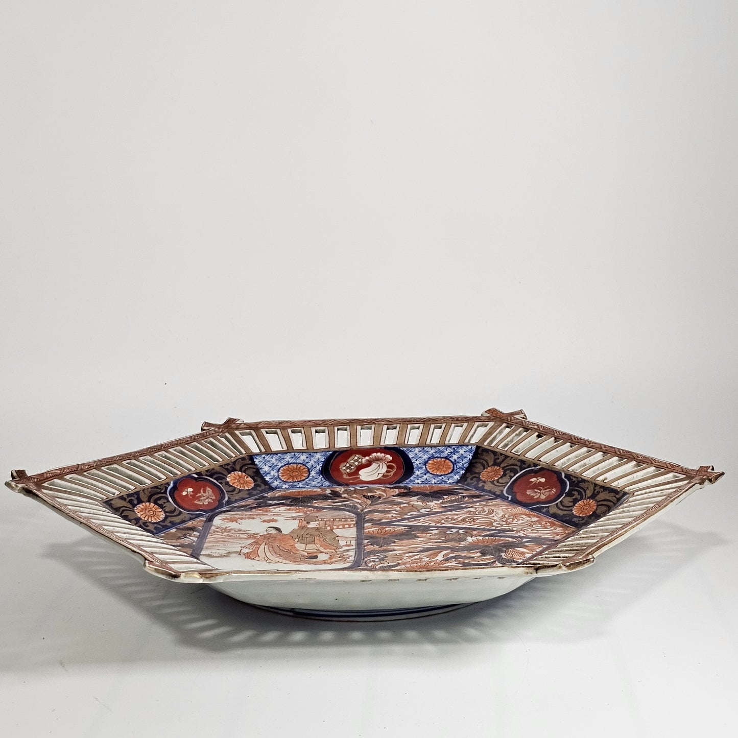 Stunning Large 1900'S Oriental Imari Fretted Charger 39.5cm Diameter