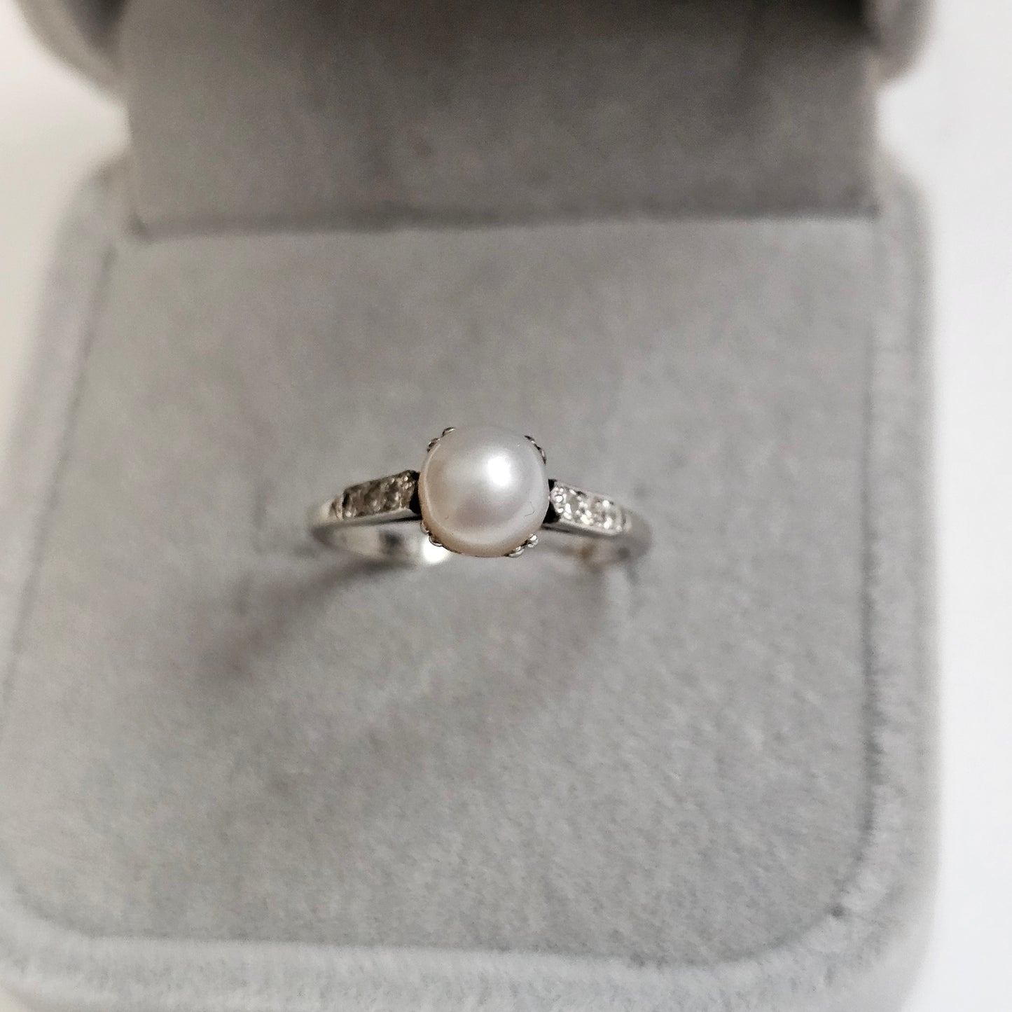 Vintage Elegant Platinum , Diamond & Pearl Ring