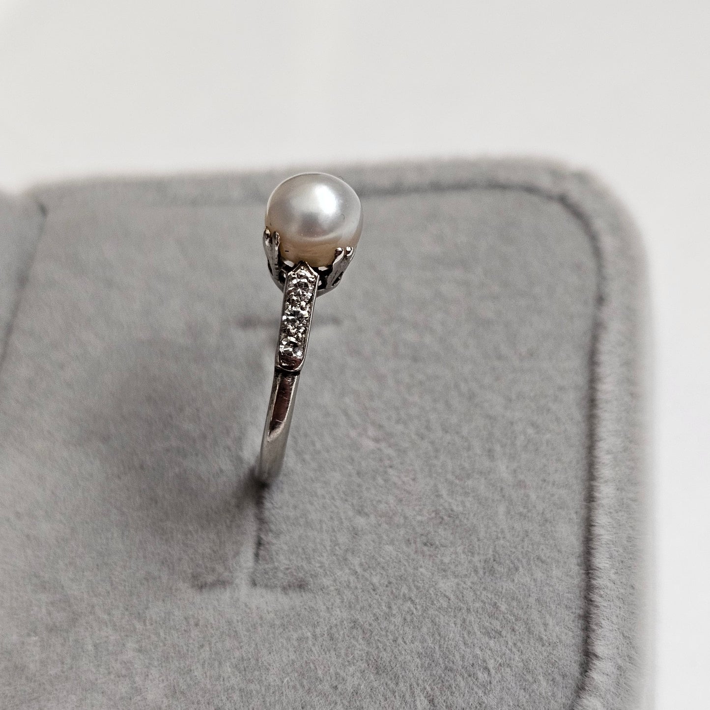Vintage Elegant Platinum , Diamond & Pearl Ring