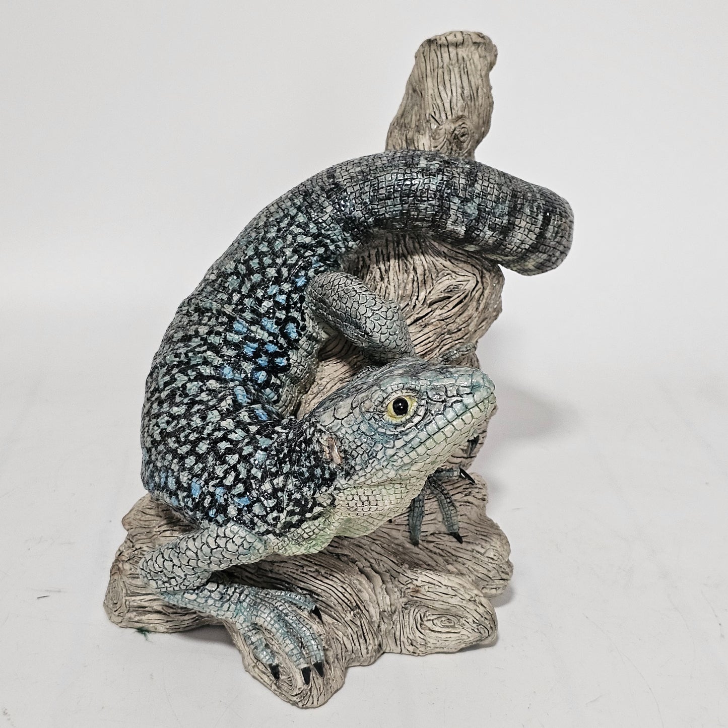 Superb Jill Moger Reptile Sculpture - Incredibly realistic