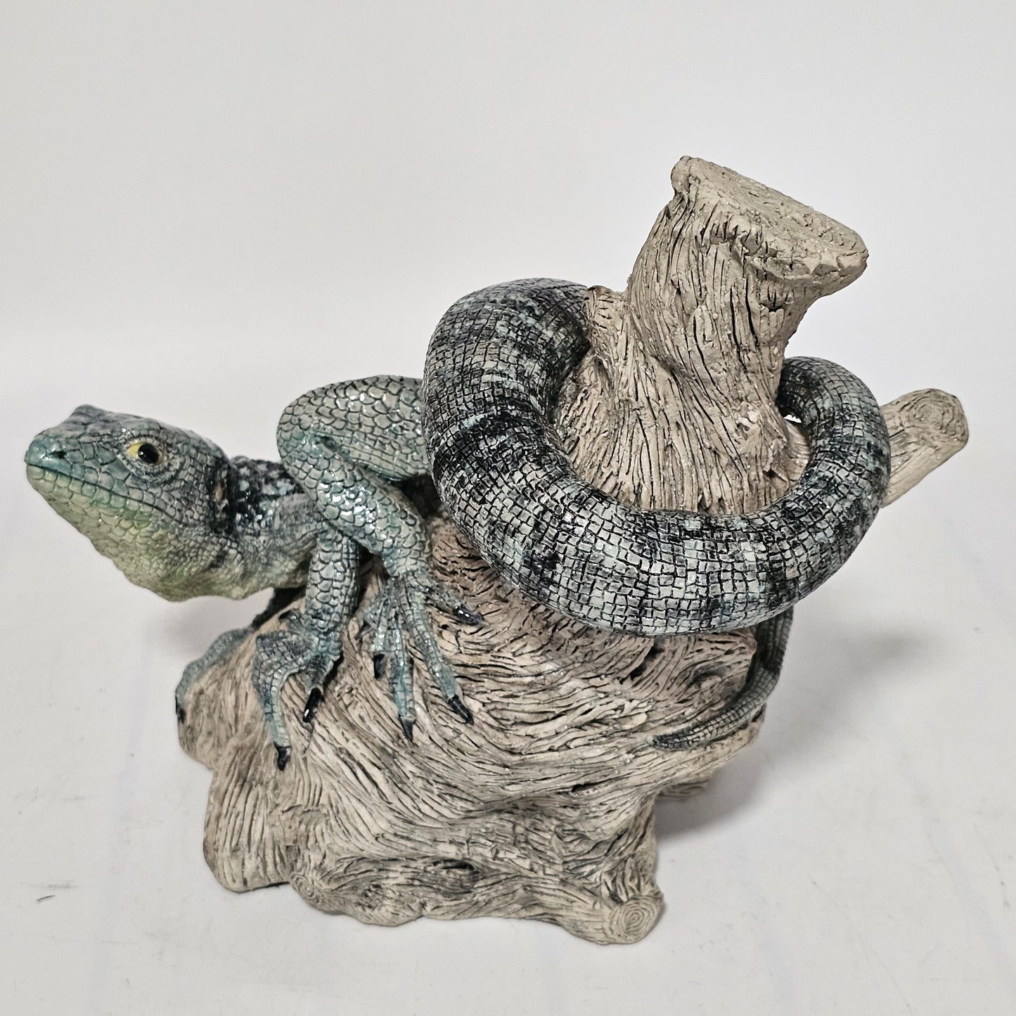 Superb Jill Moger Reptile Sculpture - Incredibly realistic