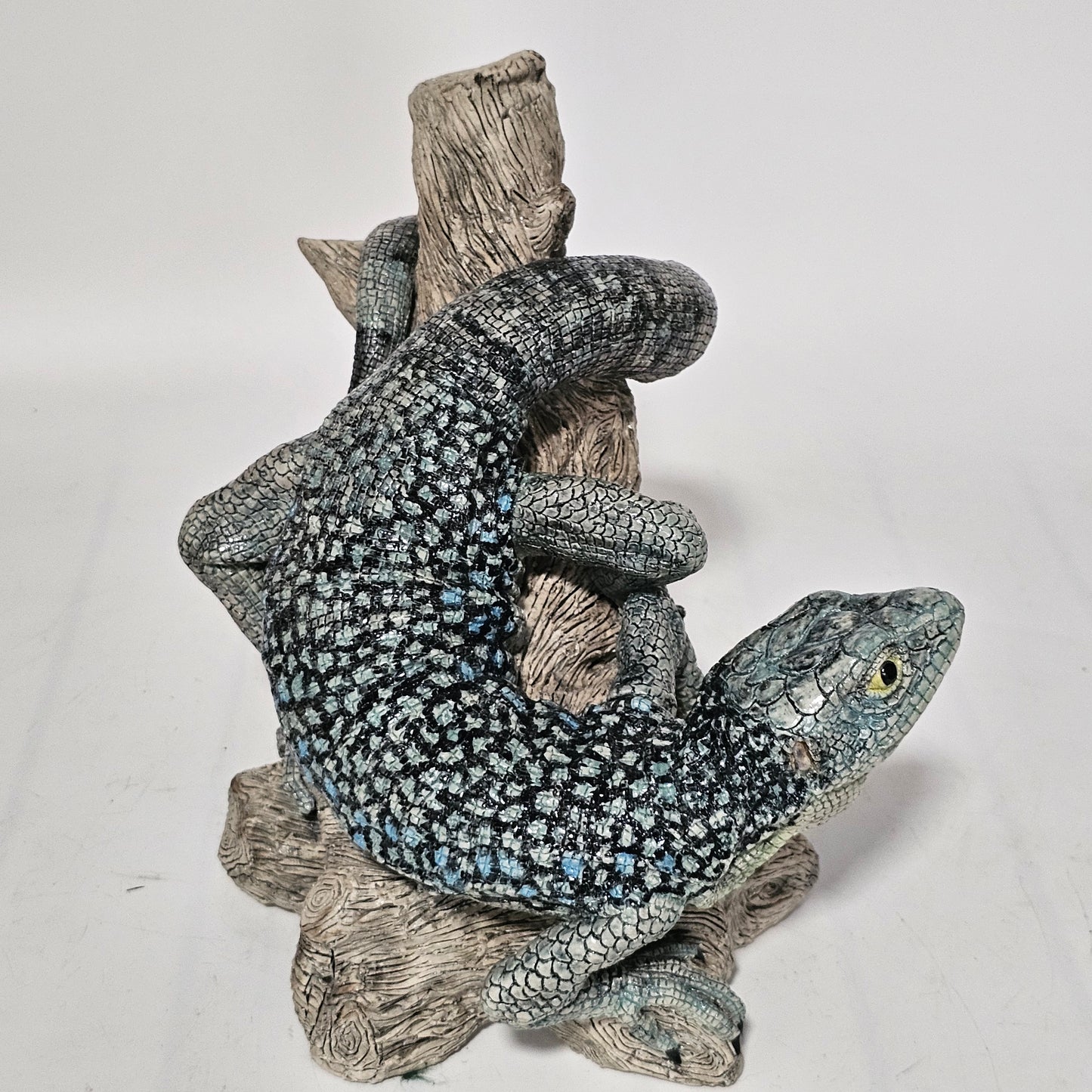 Superb Jill Moger Reptile Sculpture - Incredibly realistic