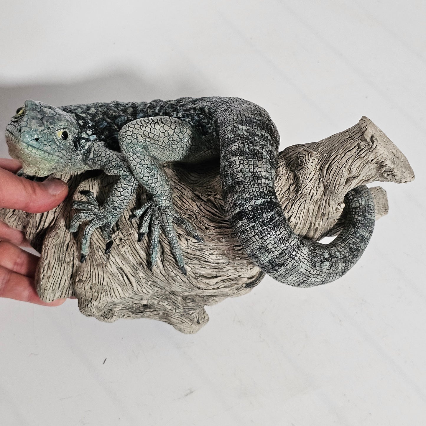 Superb Jill Moger Reptile Sculpture - Incredibly realistic