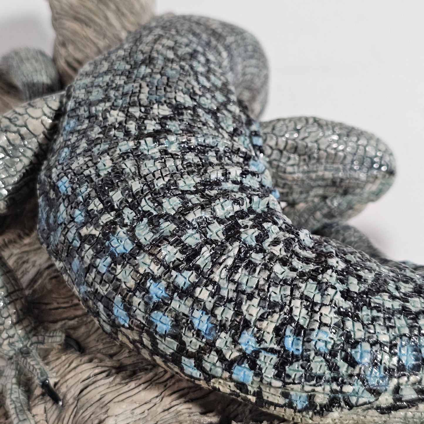 Superb Jill Moger Reptile Sculpture - Incredibly realistic