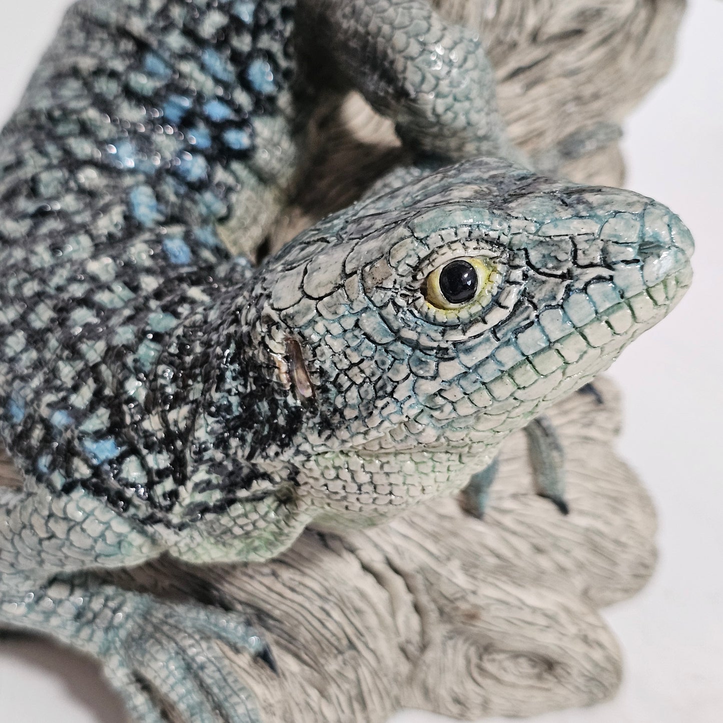Superb Jill Moger Reptile Sculpture - Incredibly realistic