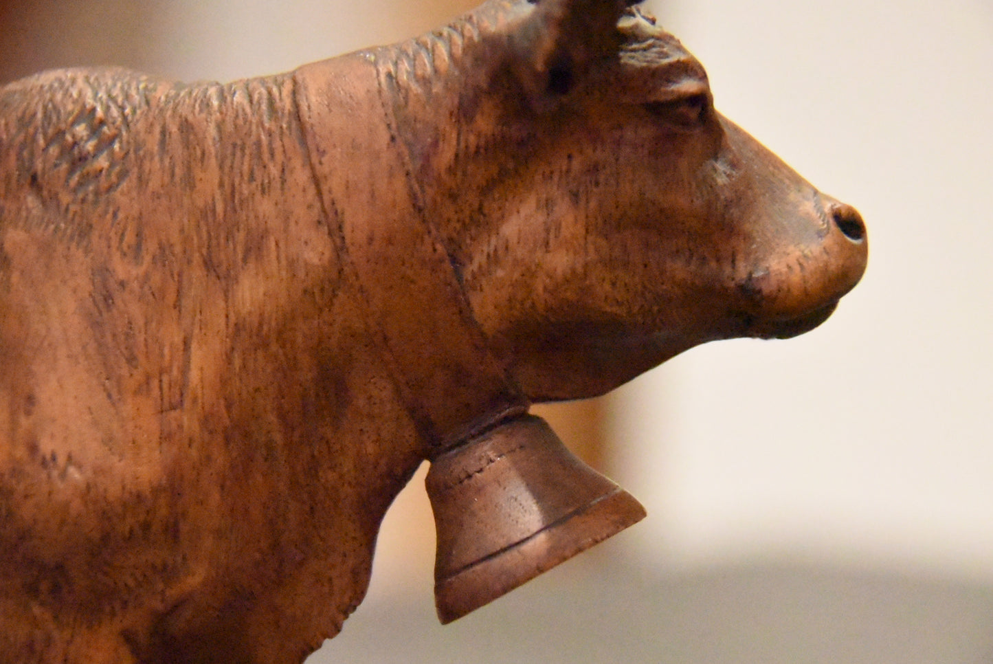 Stunning Antique Brienz Ed.Binder & Cie Carved Wooden Cow