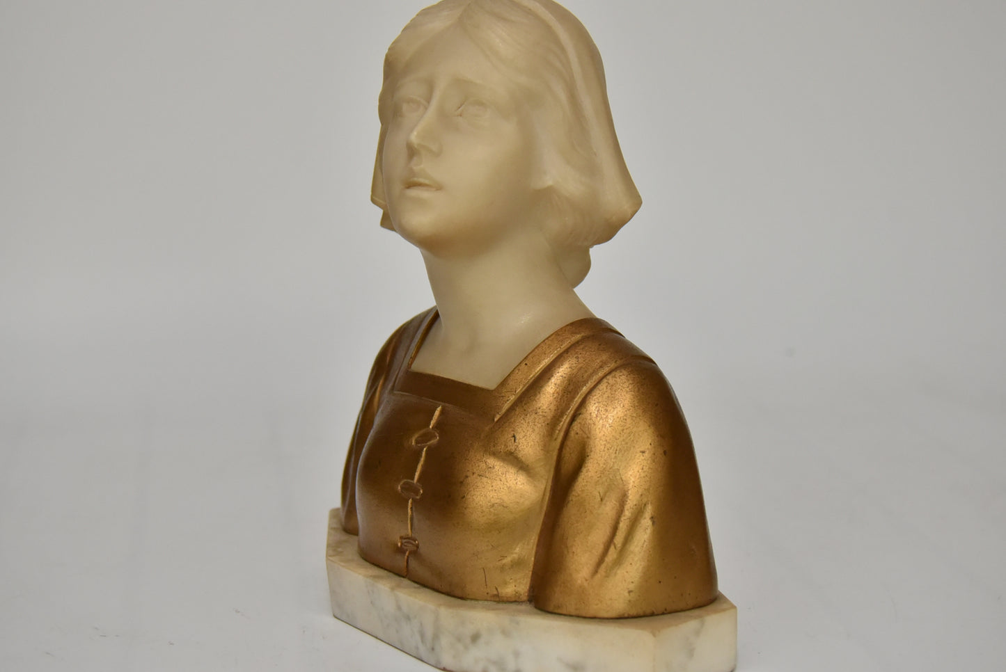 Gustave Van Vaerenbergh (Belgian, 1873–1927) – Alabaster and Gilt Bust of a Maiden