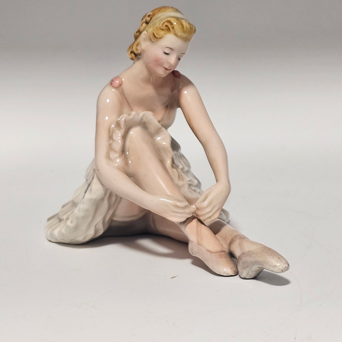 Fine Royal Belverdere Austrian Ballerina Figure c1920 19cm