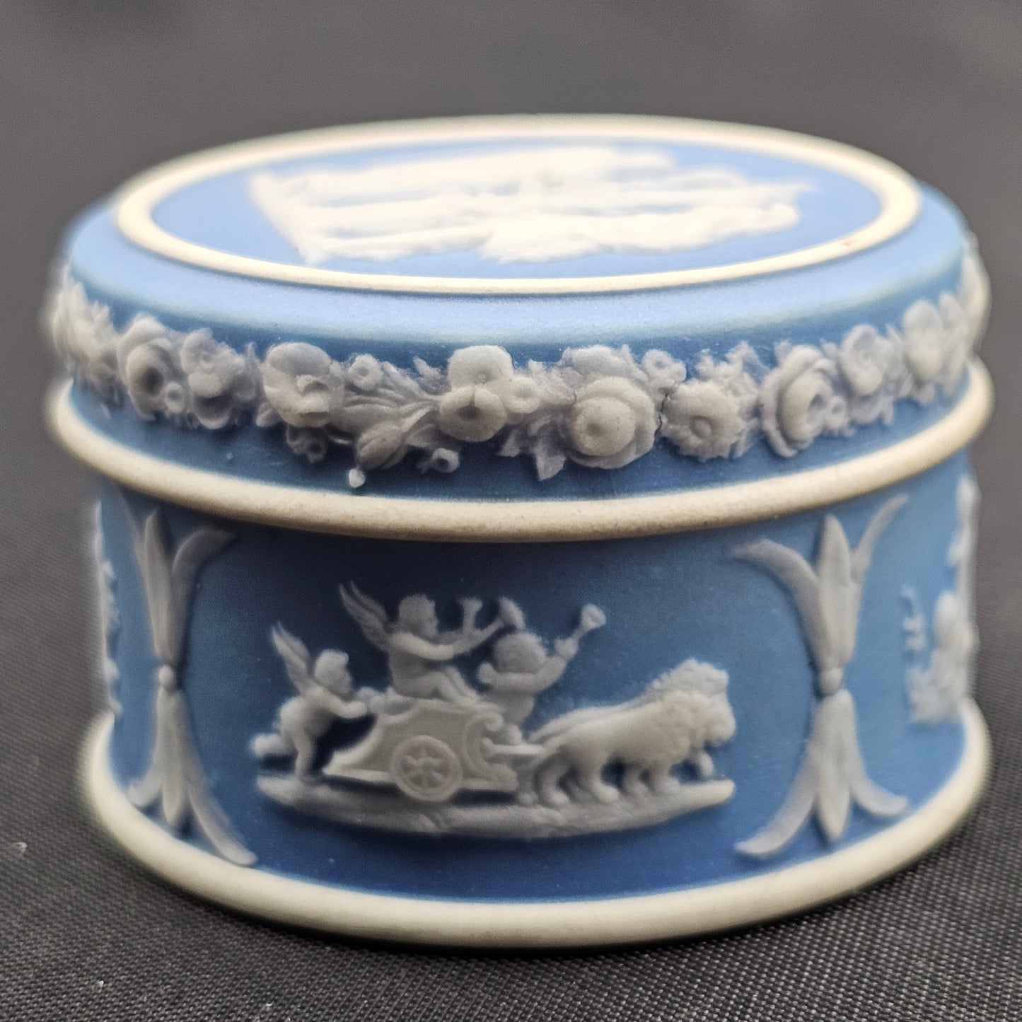 Delightful Antique Wedgwood Cameo Circular Box c1900