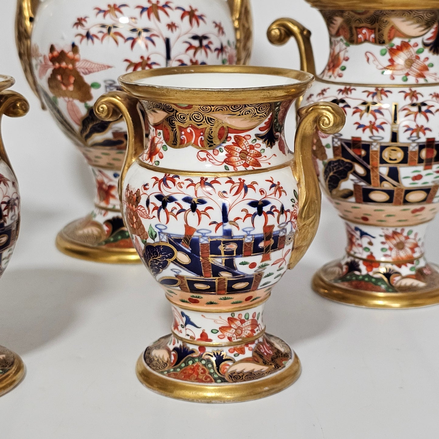 A Stunning 5-Piece Suite/Garniture Of Spode 967 Pattern Amphora Vases