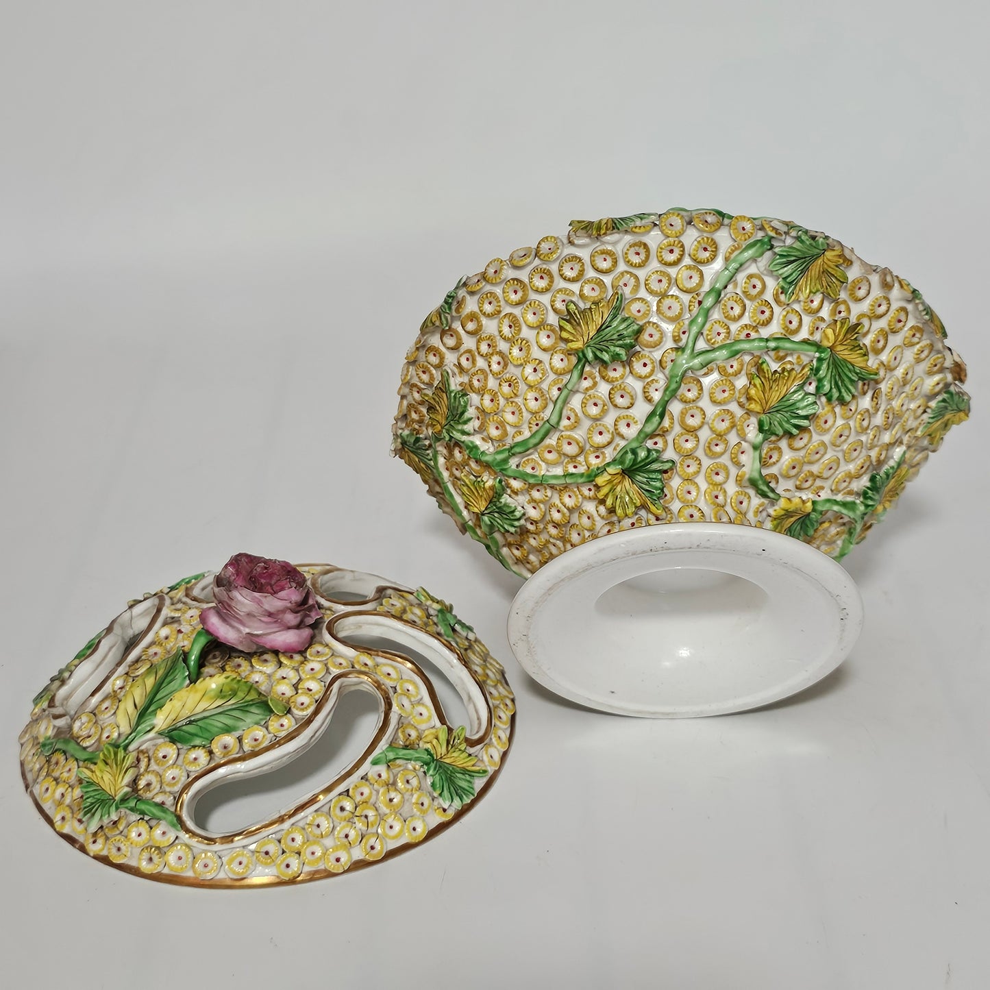 Spode Flower-encrusted Pot Pourri Bowl & Cover c1830