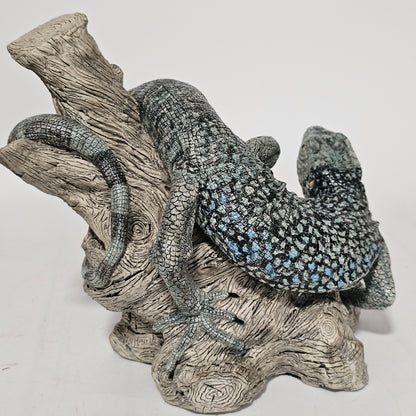 Superb Jill Moger Reptile Sculpture - Incredibly realistic