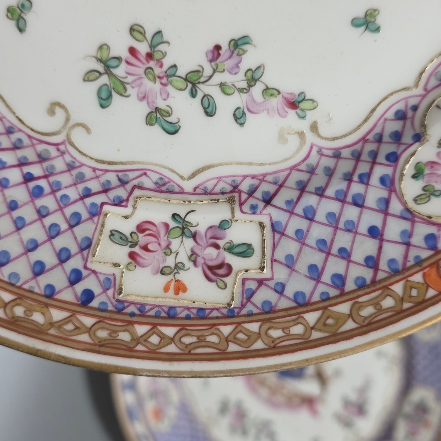 Attractive Pair Of 19thc Samson Armourial Plates