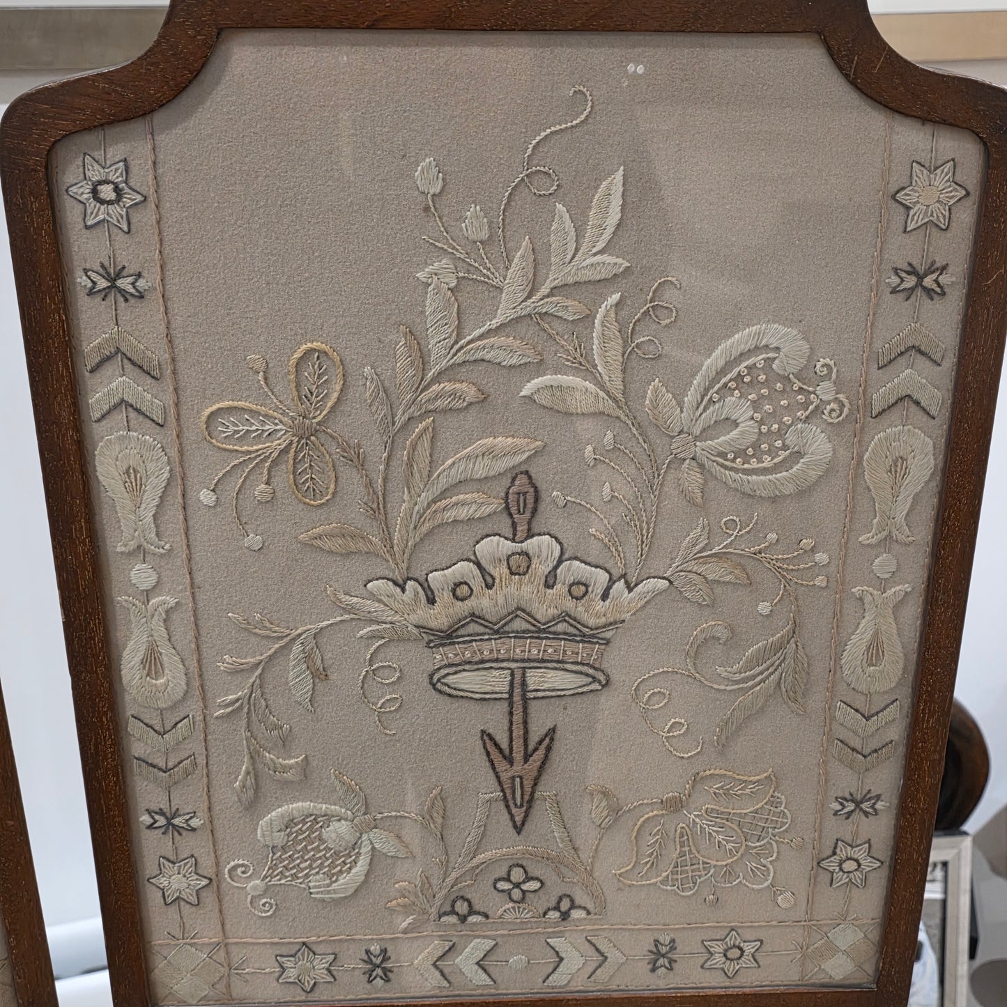 Fine Pair of Early Victorian Rosewood Pole Screens with Embroidered Silk Panels