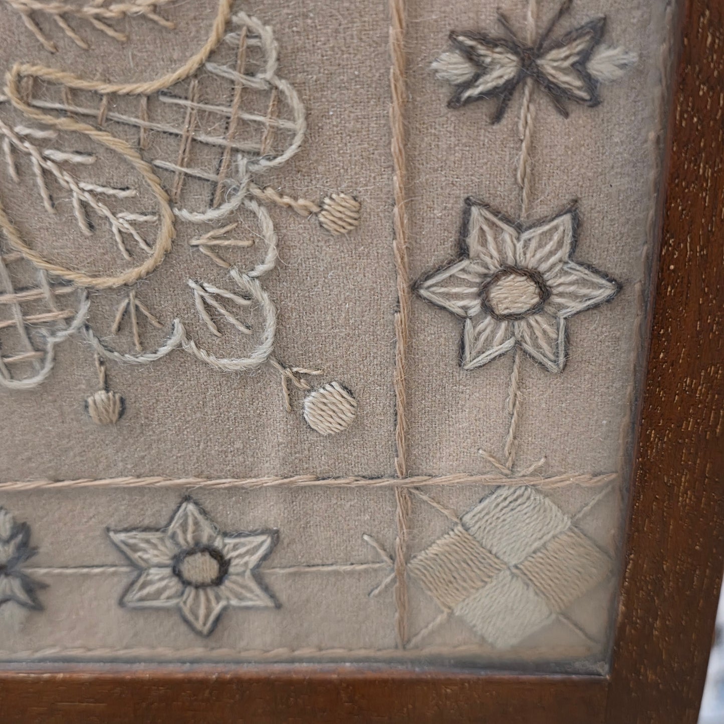 Fine Pair of Early Victorian Rosewood Pole Screens with Embroidered Silk Panels