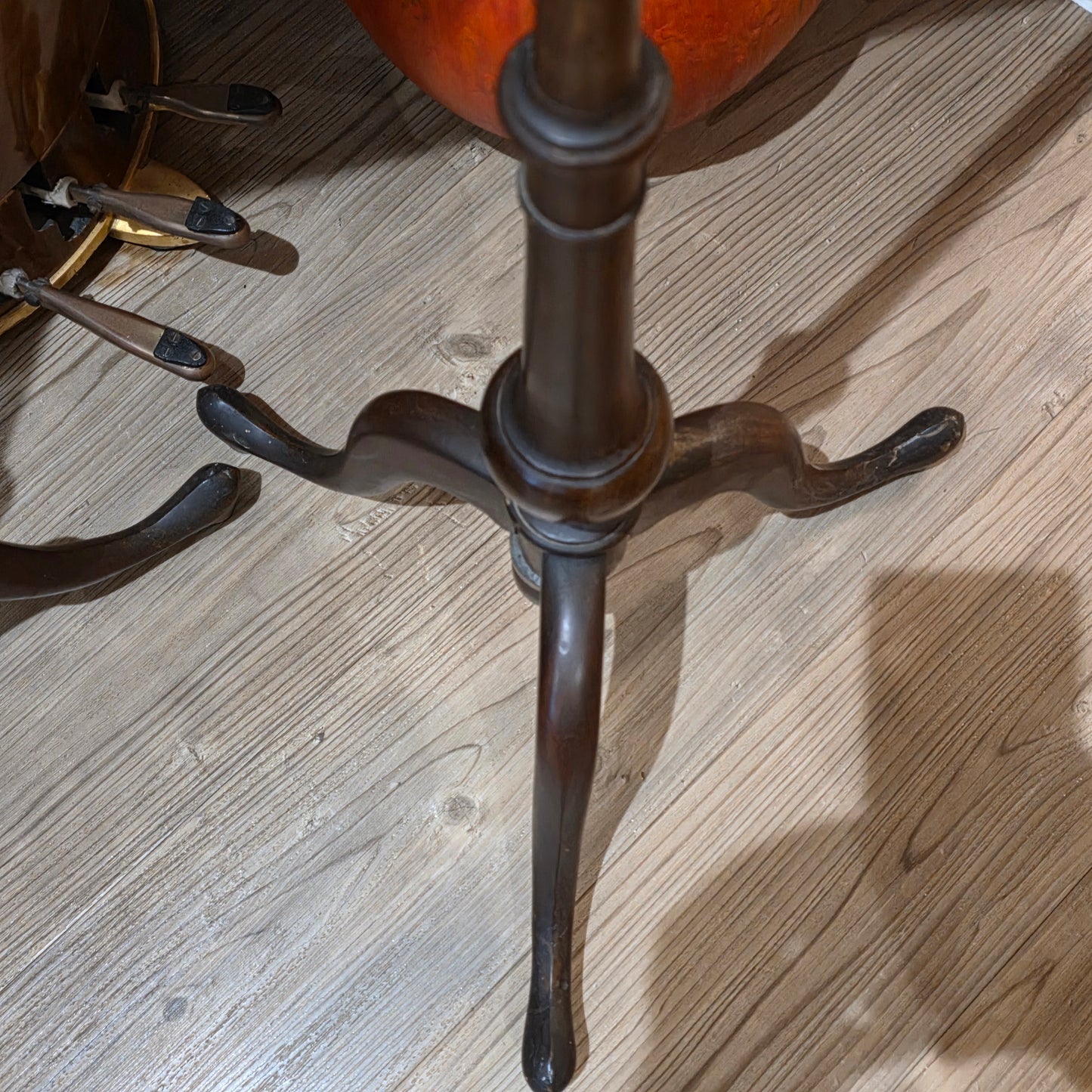 Fine Pair of Early Victorian Rosewood Pole Screens with Embroidered Silk Panels