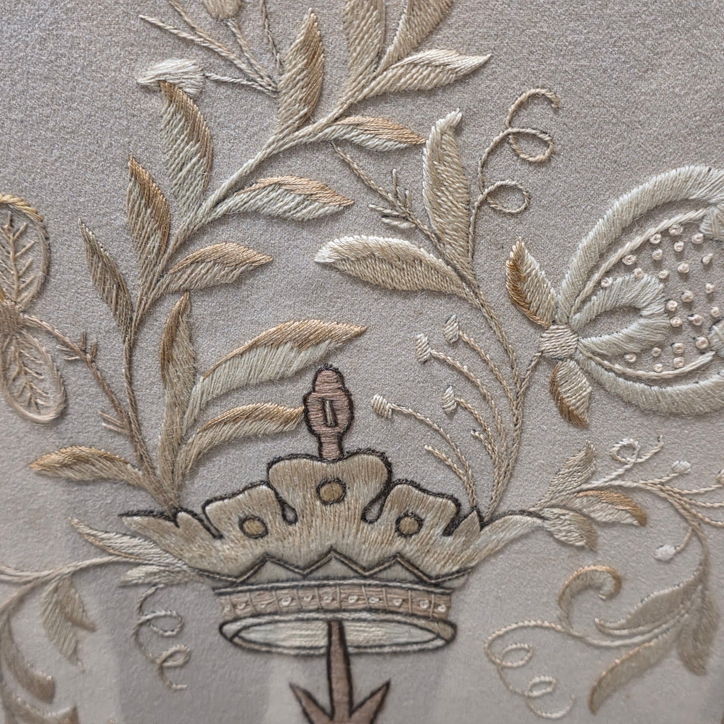 Fine Pair of Early Victorian Rosewood Pole Screens with Embroidered Silk Panels