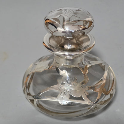 Art Nouveau Art Glass Scent Bottle, Alvin Sterling Silver Overlay C1910