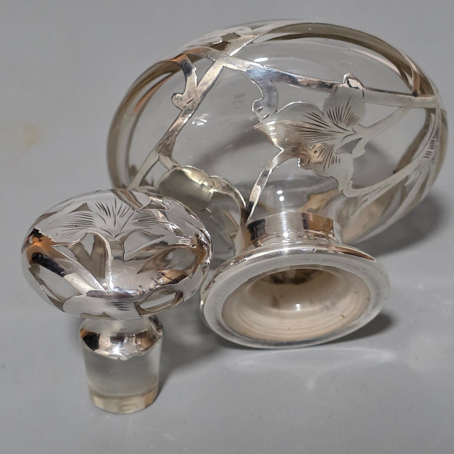 Art Nouveau Art Glass Scent Bottle, Alvin Sterling Silver Overlay C1910