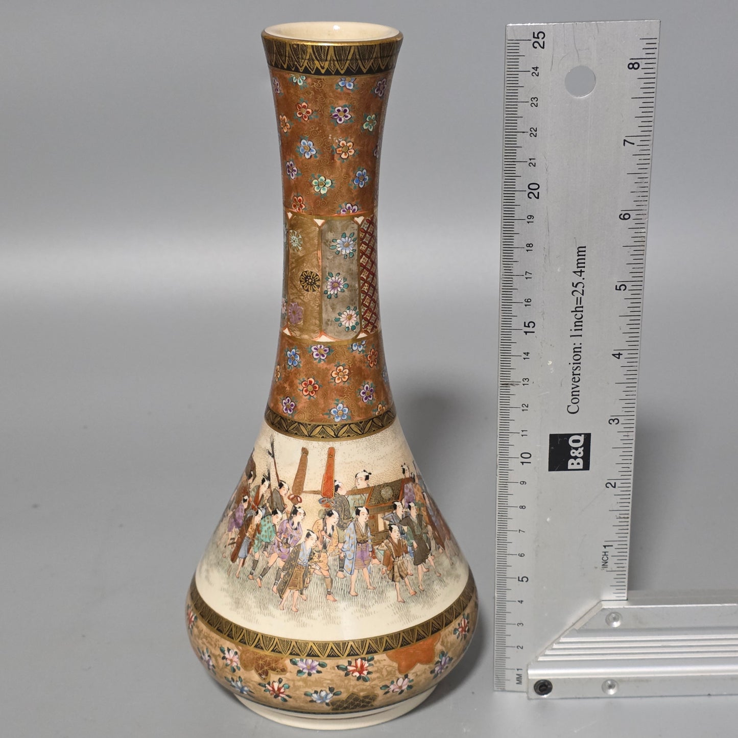 Fine Antique Japanese Satsuma Ovoid Vase – Signed Dozan – Meiji Era (late 19th Century)