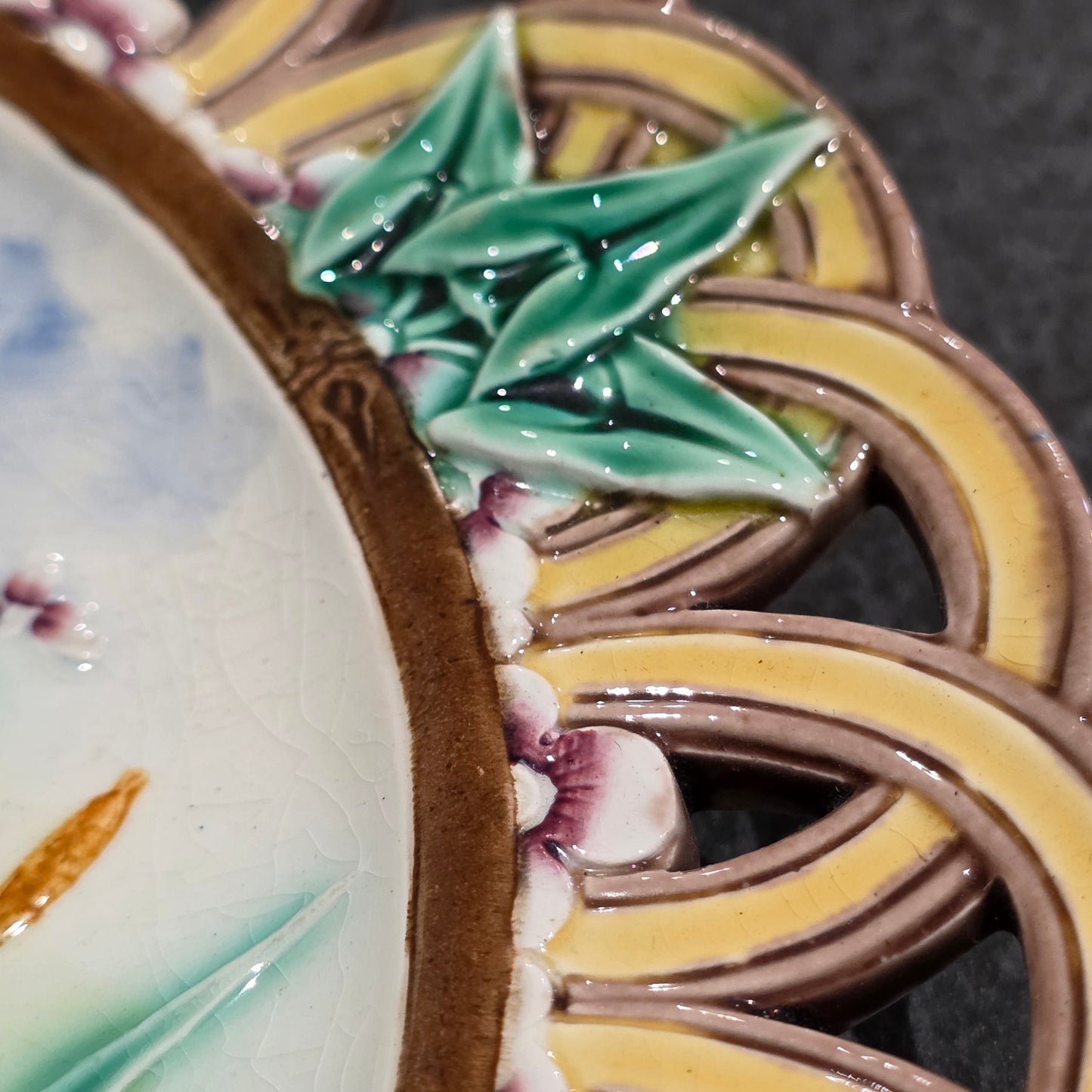 Wedgwood Majolica Heron Plate - Joseph Théodore Deck – England, 1871