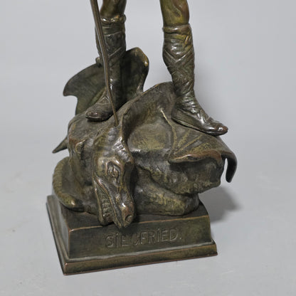 Ruffino Besserdich (1858–1915) – “Siegfried” Bronze Sculpture