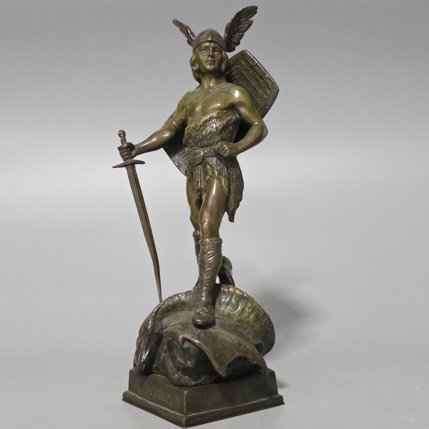 Ruffino Besserdich (1858–1915) – “Siegfried” Bronze Sculpture