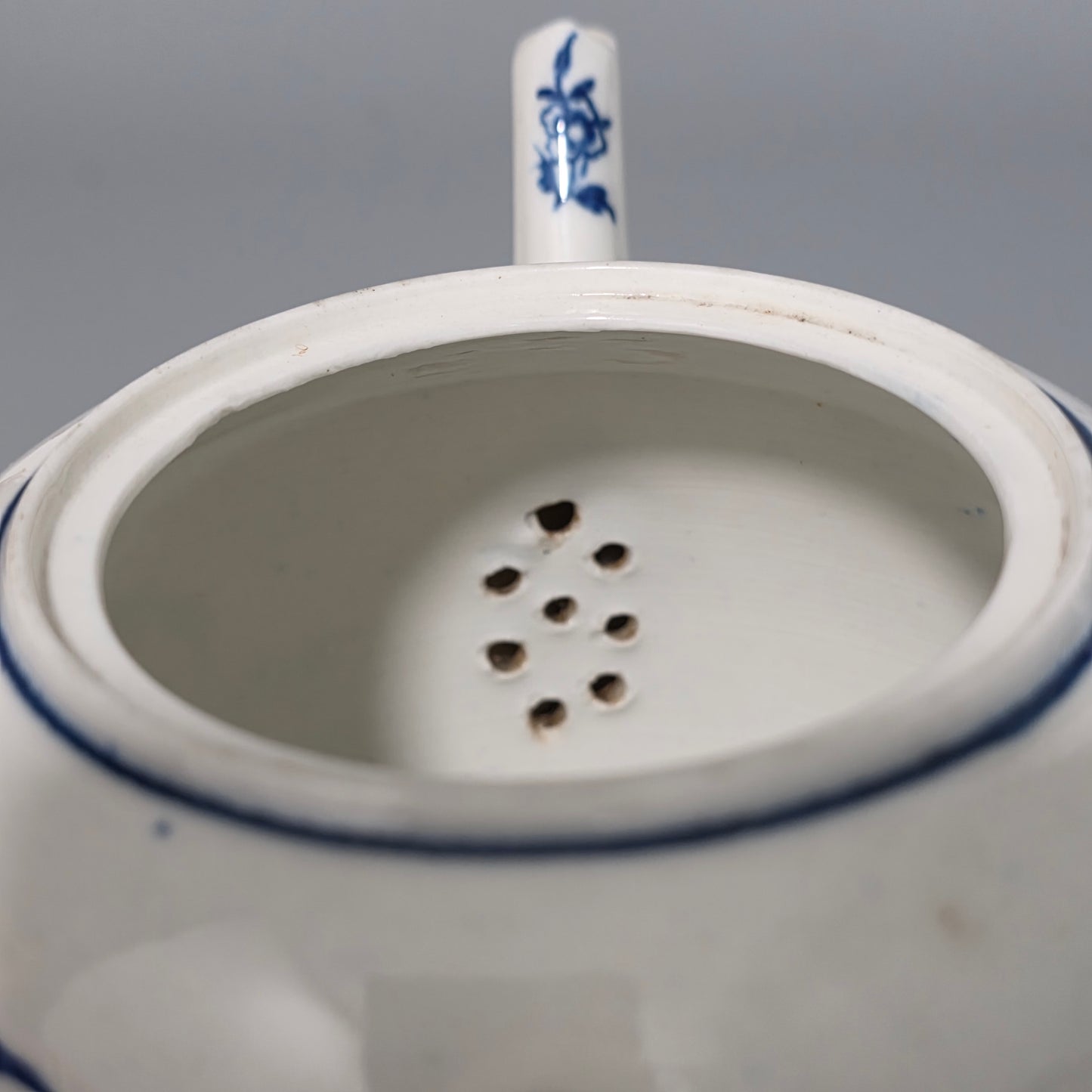 Worcester 18thc Blue And White Teapot La Terre Pattern