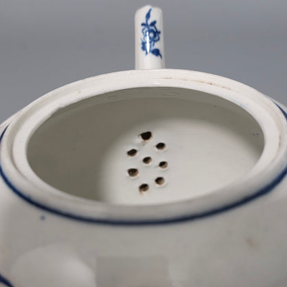 Worcester 18thc Blue And White Teapot La Terre Pattern