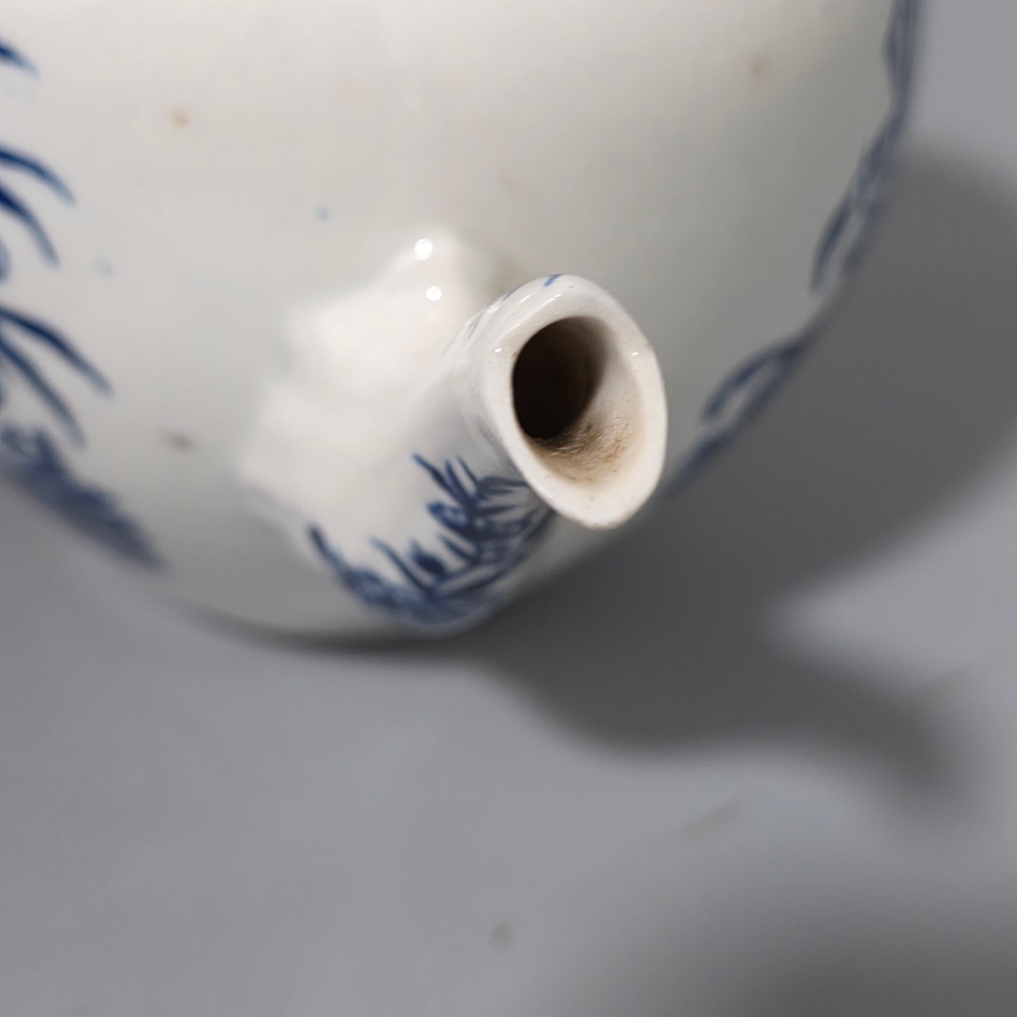 Worcester 18thc Blue And White Teapot La Terre Pattern