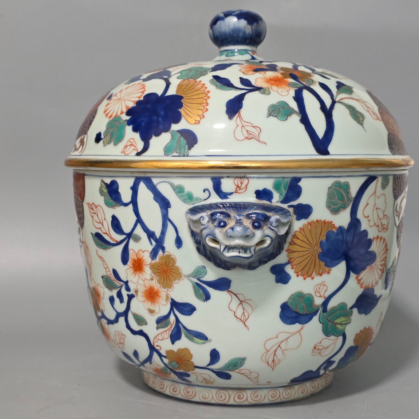 Large Vintage Imari Japanese Porcelain Covered Bowl or Pot W/ Foo Dog Handles