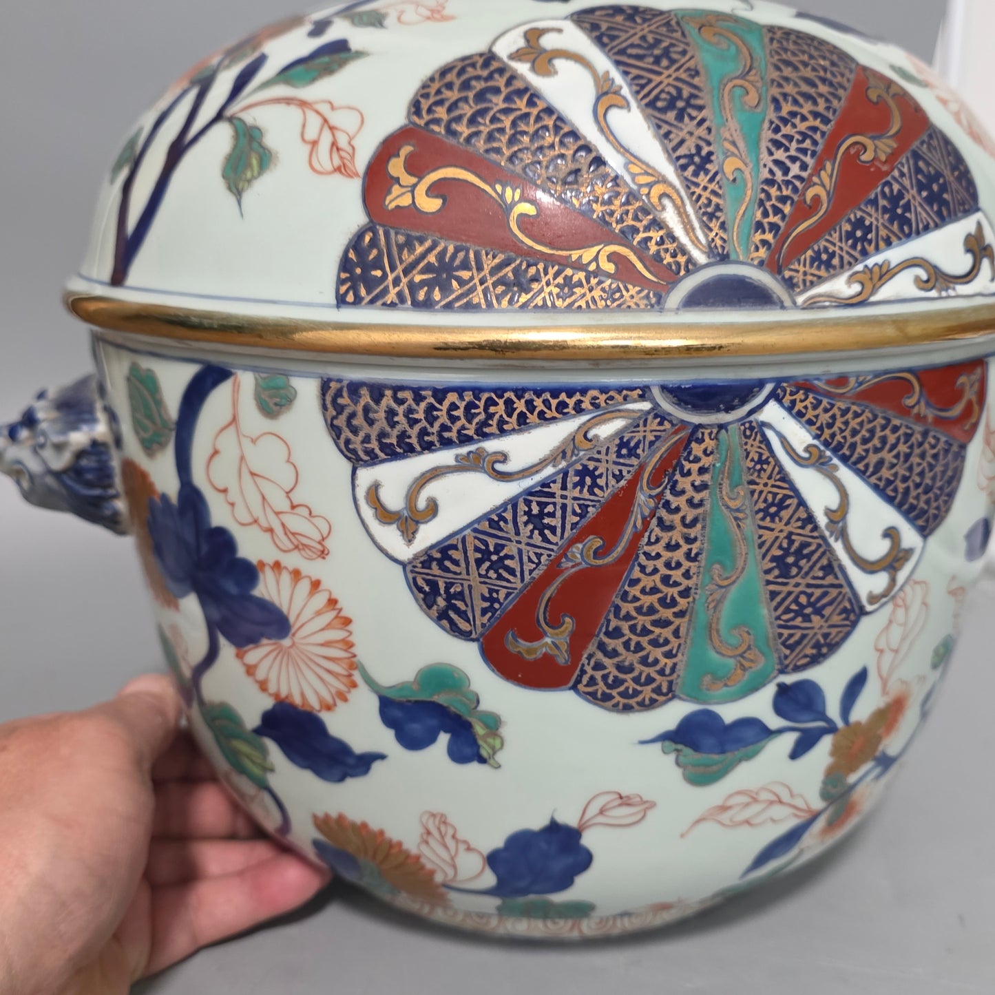 Large Vintage Imari Japanese Porcelain Covered Bowl or Pot W/ Foo Dog Handles
