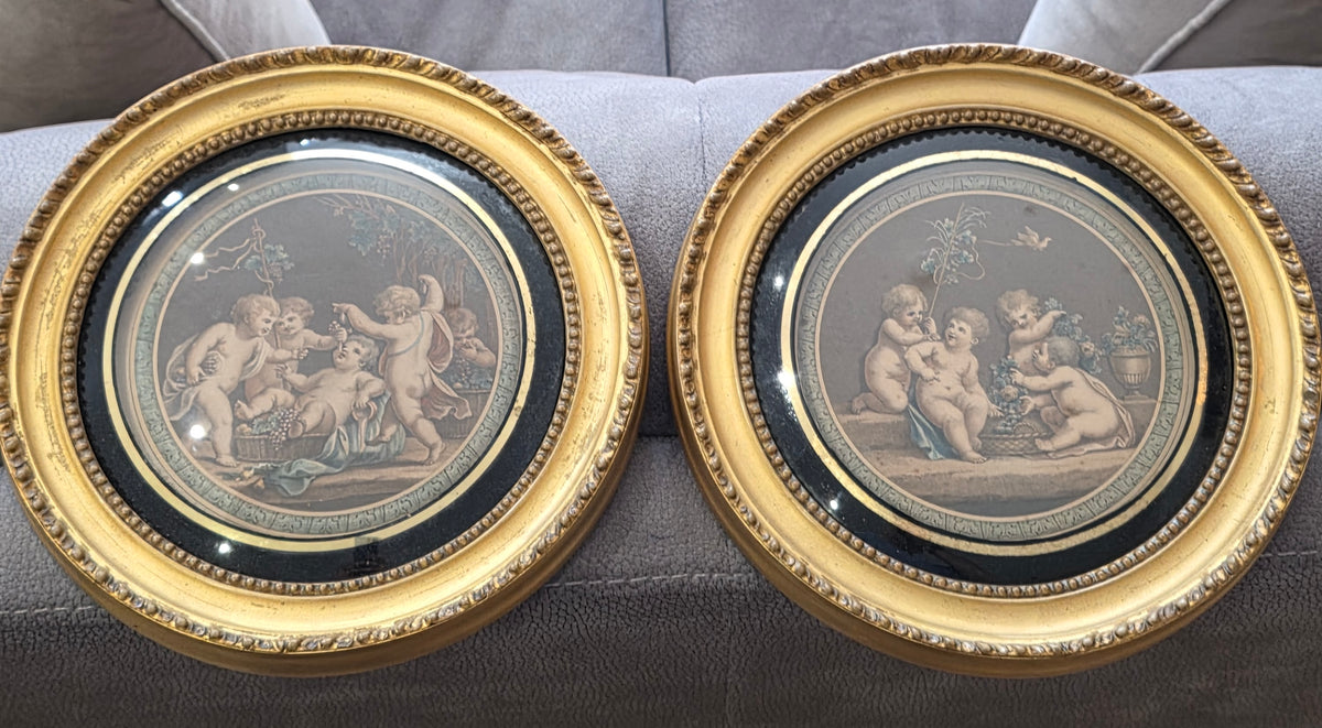 Pair of antique Bartolozzi cherub prints, in gilt wooden frames 25.5cm