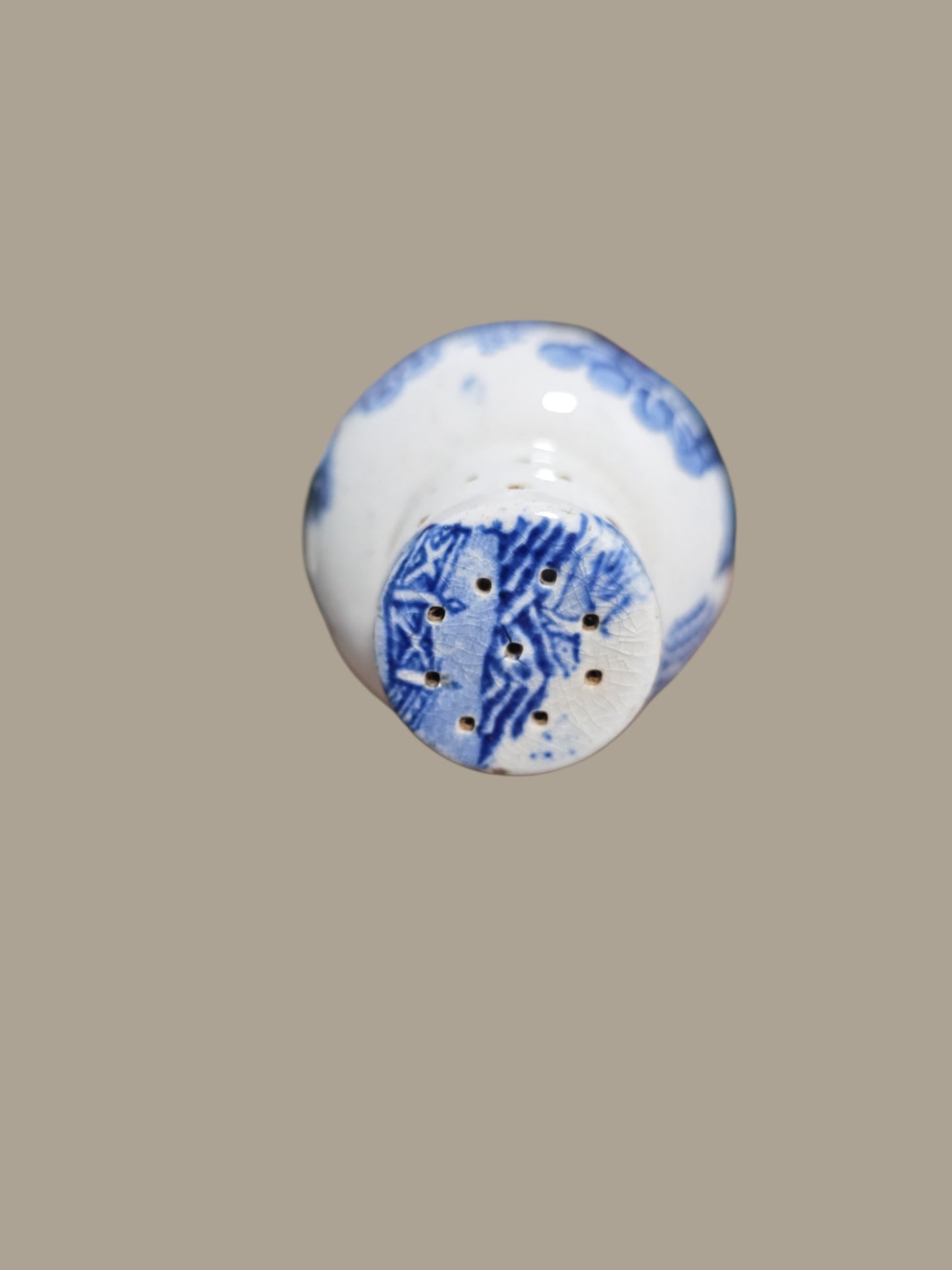 Antique English Pearlware Pepper Pot – Blue &amp; White Willow Pattern c1840