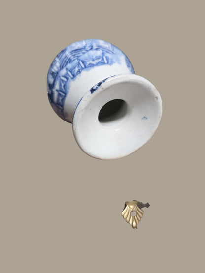Antique English Pearlware Pepper Pot – Blue &amp; White Willow Pattern c1840
