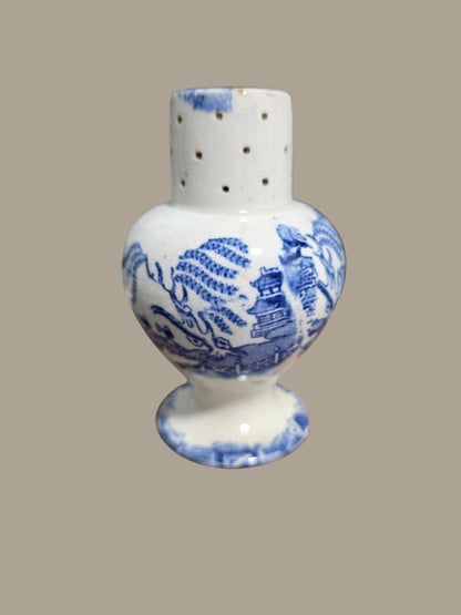Antique English Pearlware Pepper Pot – Blue &amp; White Willow Pattern c1840