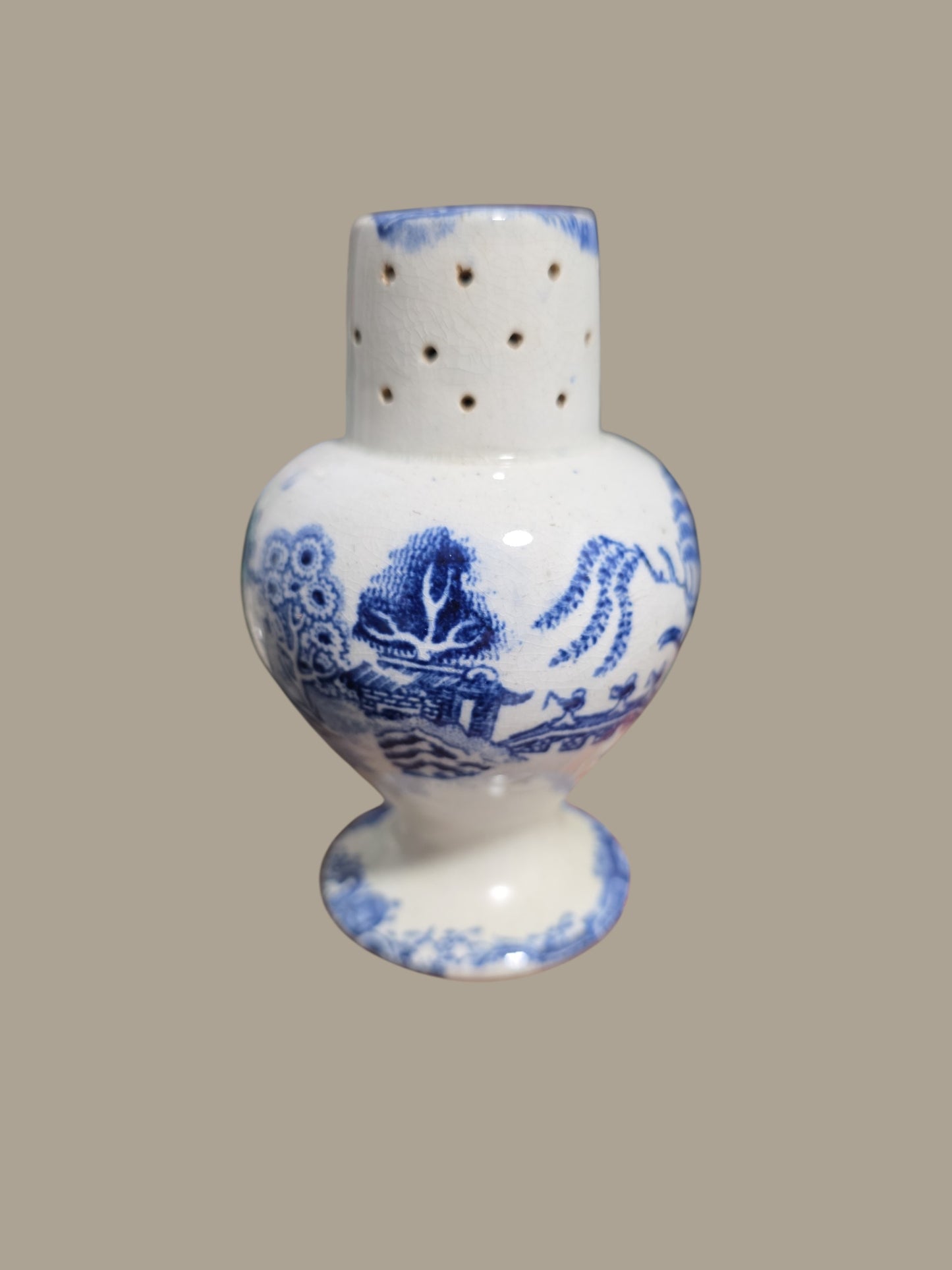 Antique English Pearlware Pepper Pot – Blue &amp; White Willow Pattern c1840