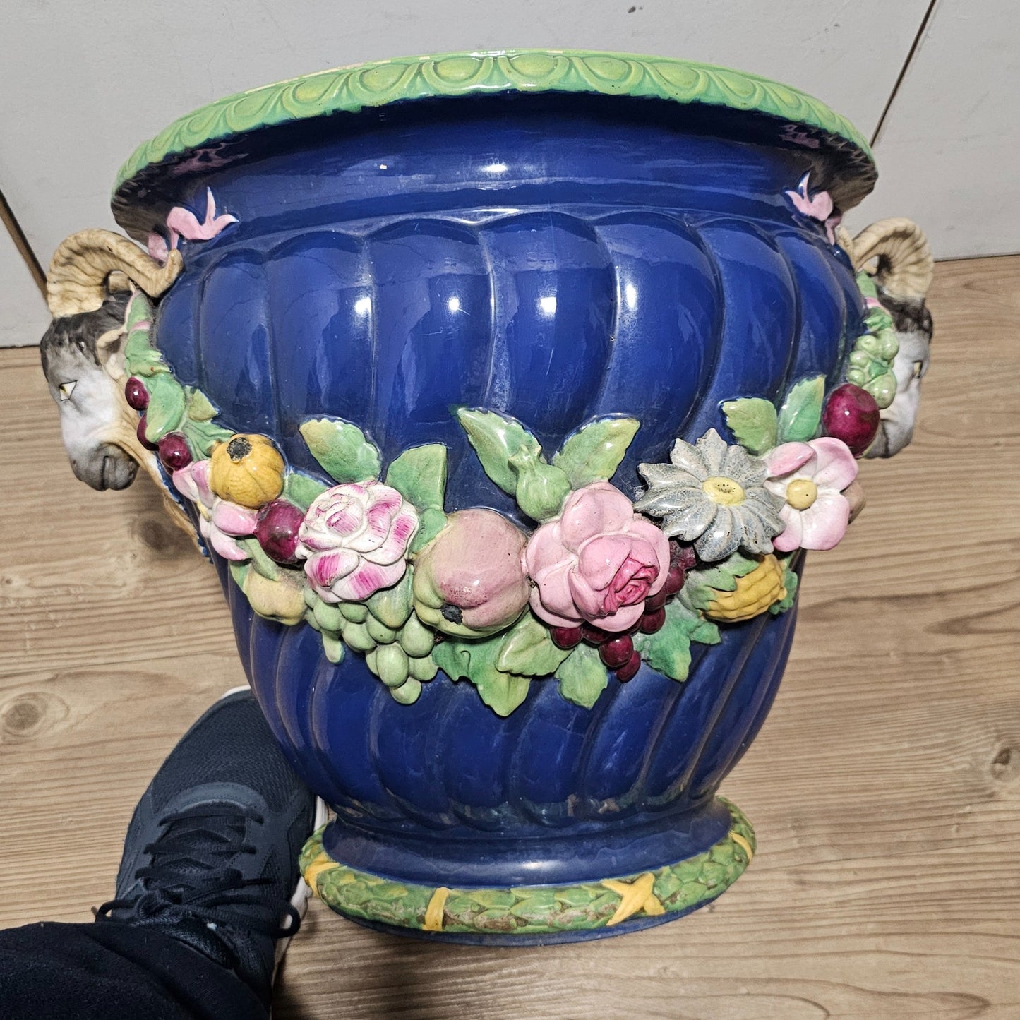 Huge Minton Majolica 'rams Head Garden Pot' Jardiniere C.1855 Designed By Baron Carlos Marochetti 49cm X 38cm