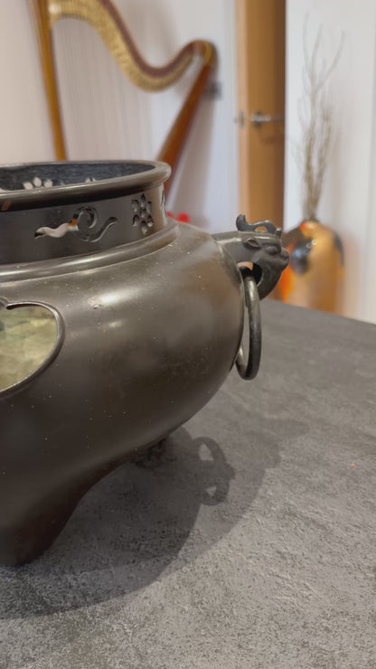 Large Antique Oriental Dark Bronze Tripod Vessel/Censer Or Traditional Tea Brazier (Furo) 41cm